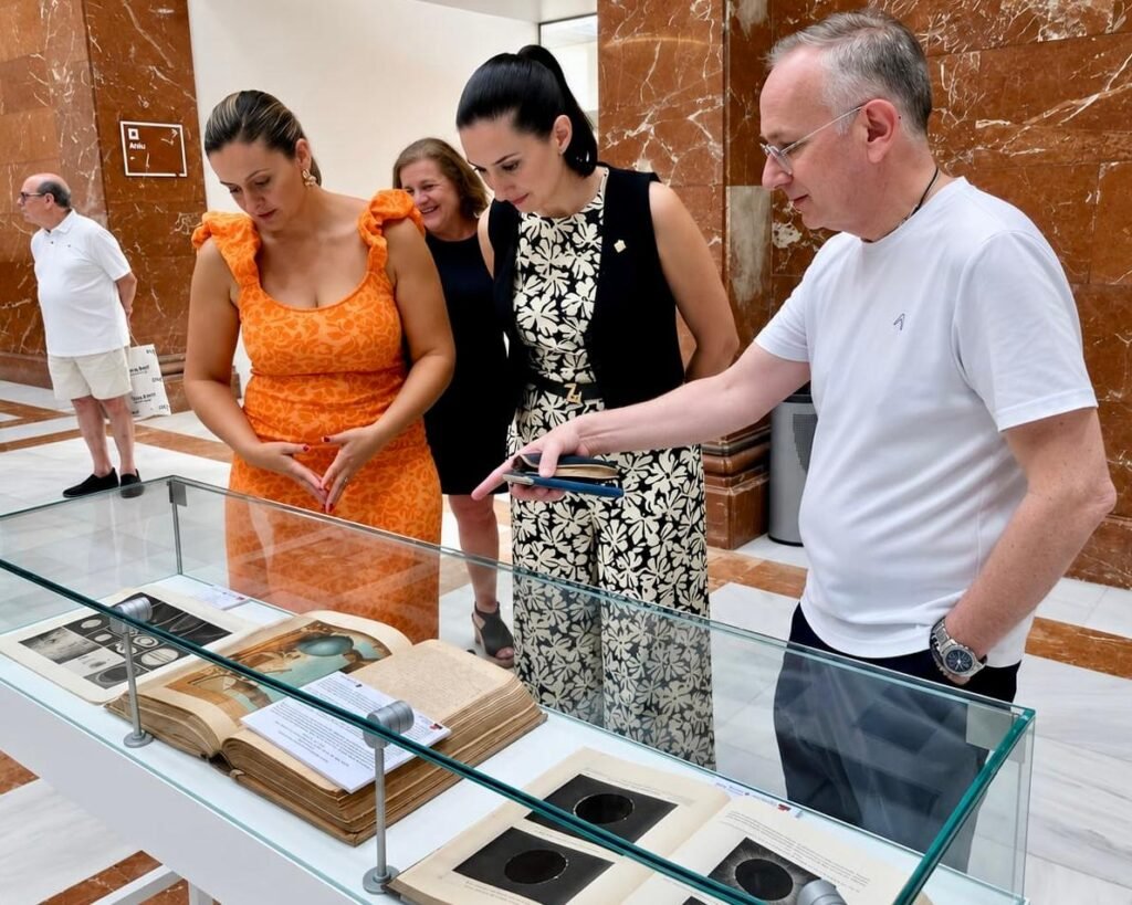 Una exposición recupera la memoria de los eclipses en la historia de Castellón